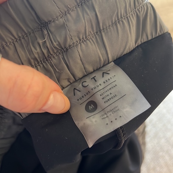 High Waisted Short With Liner - Picture 5 of 5